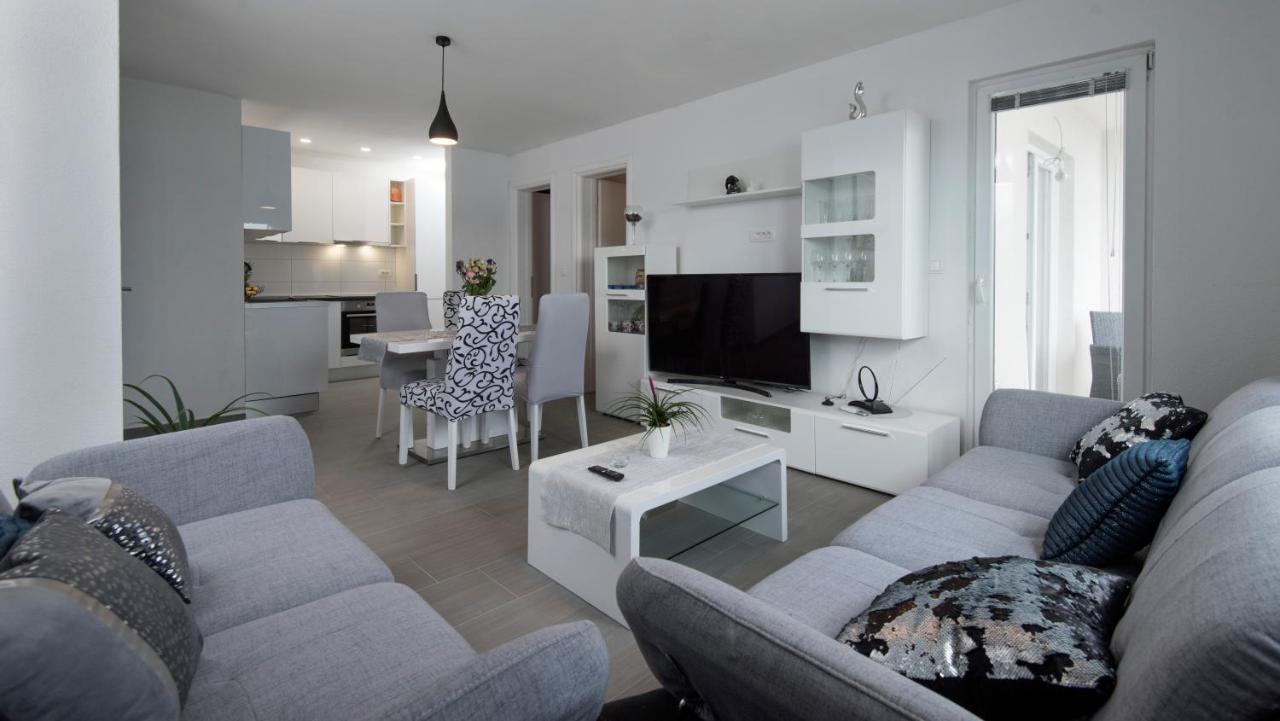 Apartments Mikas Stanici Exterior photo